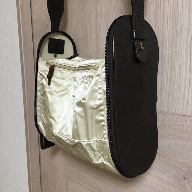 【美品】CORBO 折りたたみショルダーバッグ