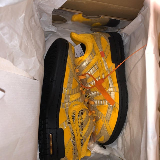 ナイキ　オフホワイト　ラバーダンク