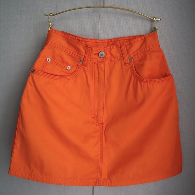 希少品 ✴︎ GUCCI グッチ オレンジ ミニスカート GG柄 革タグ