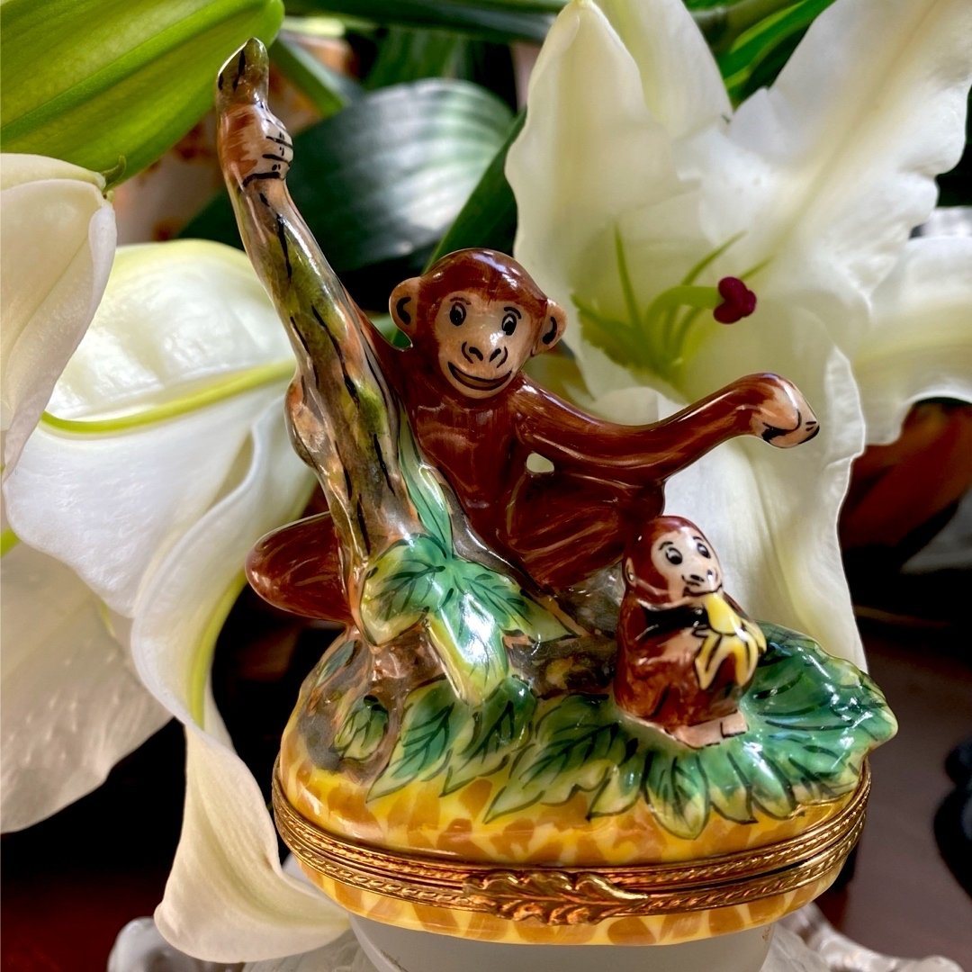 リモージュのサルのデザインがとても可愛いリモージュボックス