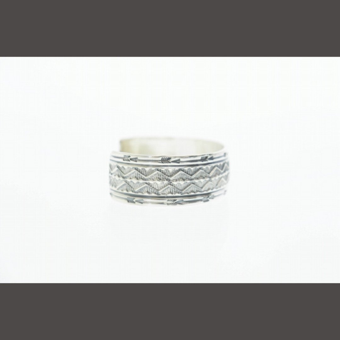 ナバホ族 NAVAJO Sunshine Reeves スタンプワーク バングル