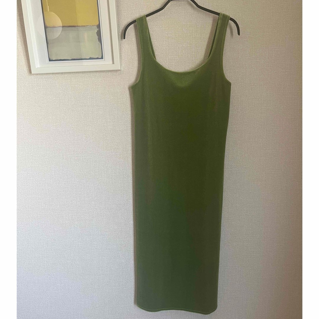 SIMONE WILD グリーンノースリーブワンピース