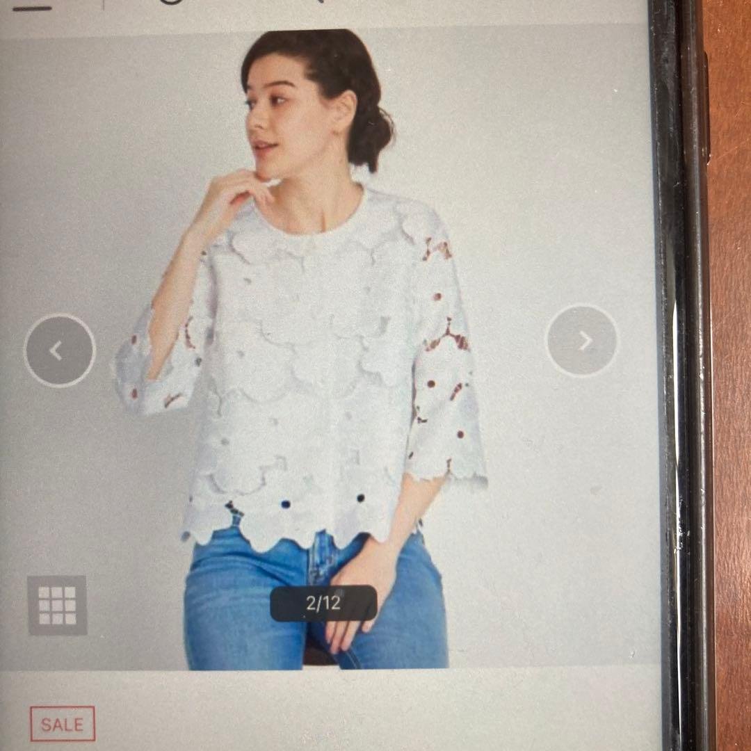 新品未使用ナラカミーチェのビッグフラワーモチーフ七分袖ブラウストップス